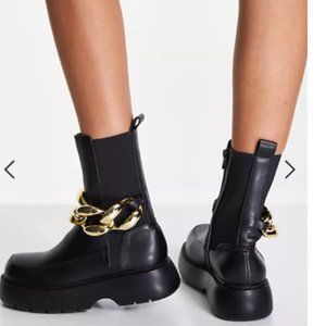 NWT ASOS Black Chunky Platform Chelsea Boots w/ gold chain Sz 8 *Free Shipping*